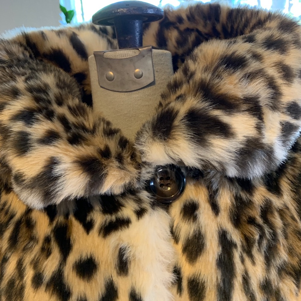 Gallery faux fur coat large.